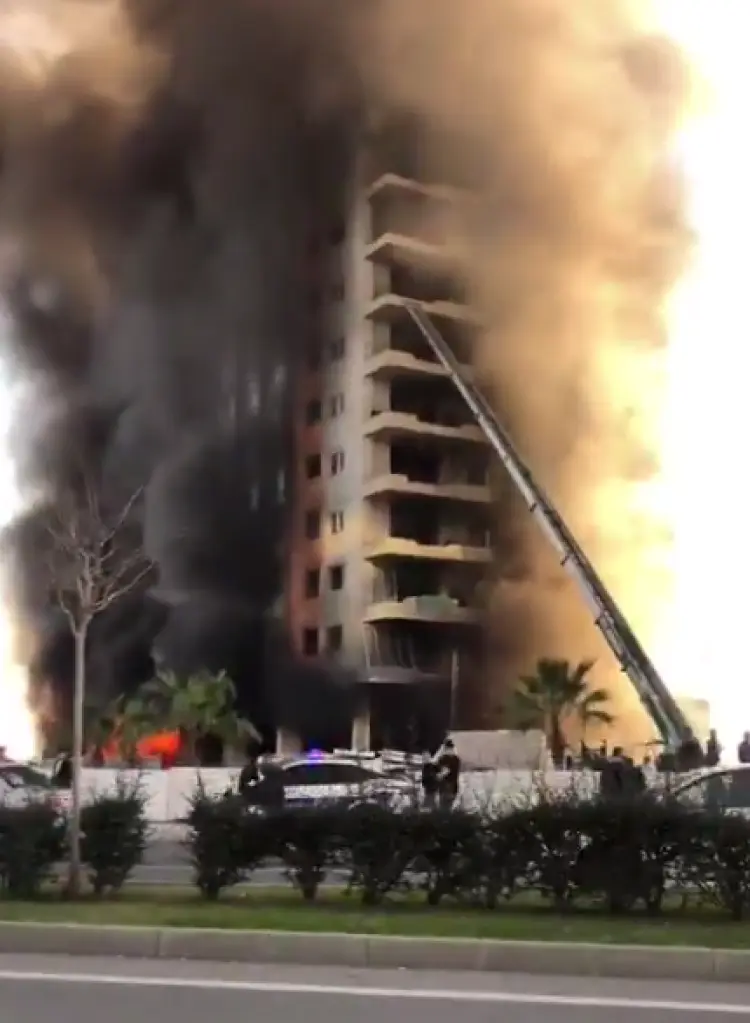 Antalya Alanya'da otel inşaatında yangın!