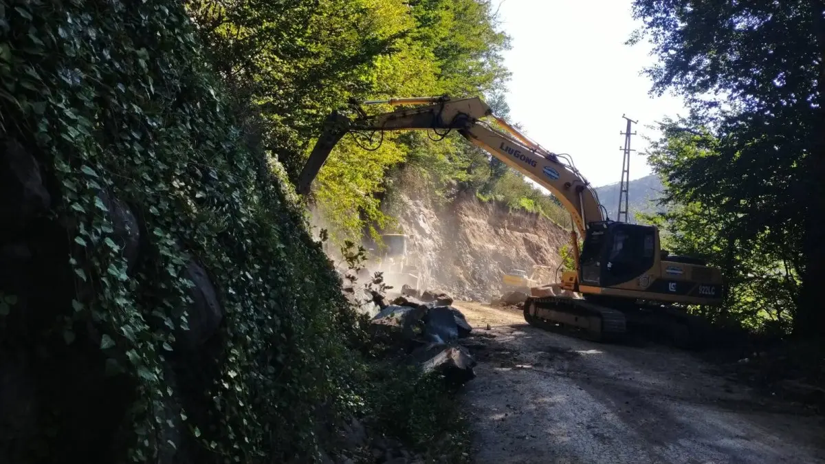 Büyükşehirle Yollar Daha Konforlu Hale Geliyor haberi