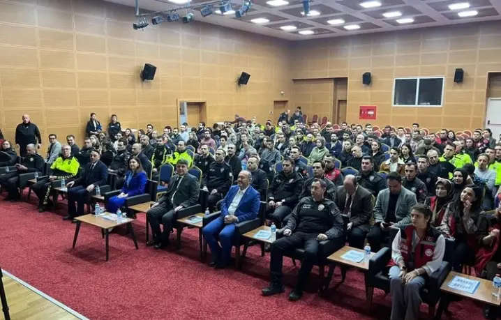 Edirne'de 'Koruyucu Aile Hizmeti' Tanıtım Toplantısı Gerçekleştirildi haberi