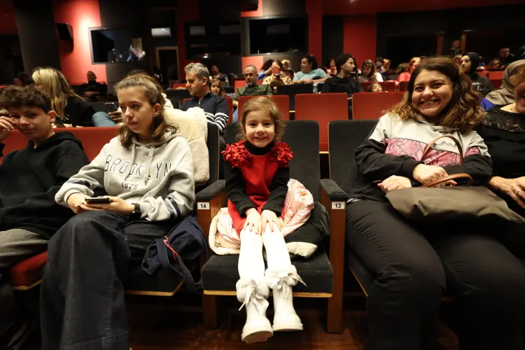 İstanbul'da Bakırköylü öğrenciler tiyatroya doydu