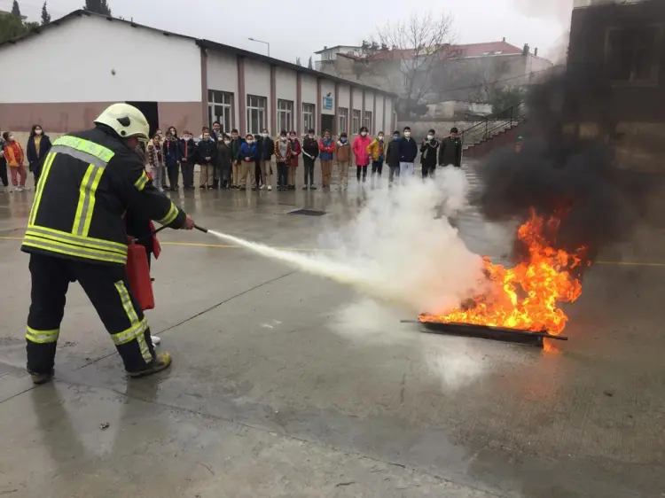 Manisa İtfaiyesi geçen yıl 16 bin olaya müdahale etti