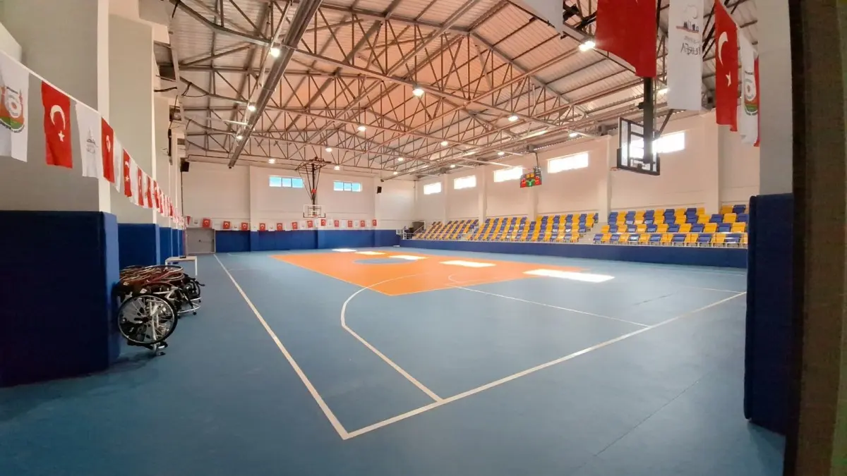 Paşabağı Spor Salonu Gençlere Arz Edildi haberi