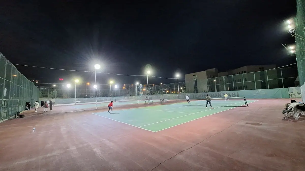 Tenis Dünyası'nda Gece Işıklandırma Sistemi Yenilendi haberi