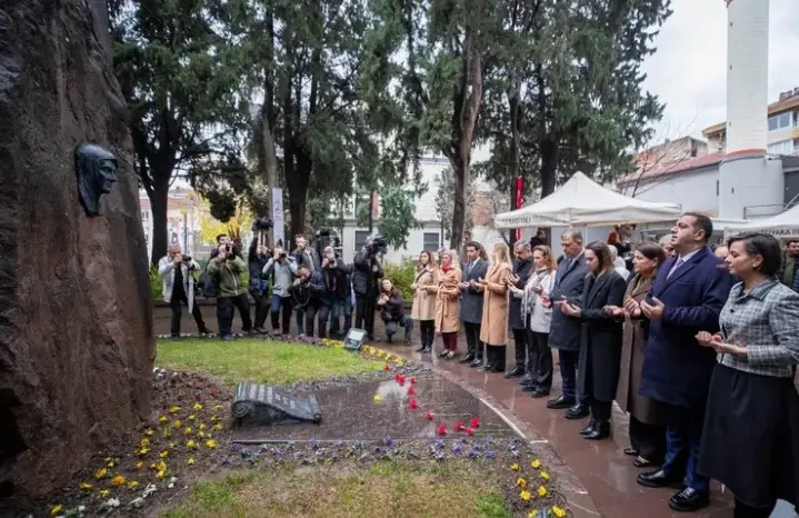 Zübeyde Hanım, Vefatının 102. Yılında Anıldı haberi