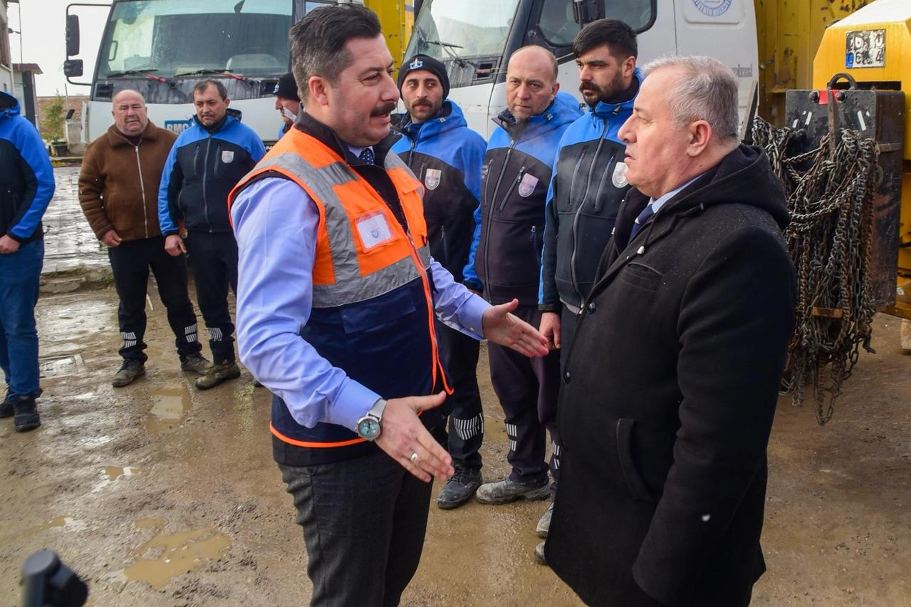 Bursa Yenişehir'de kar çalışmaları aralıksız sürdü güncel haberi