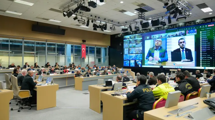 İstanbul'da motokuryelerin trafiğe çıkışı yasaklandı! Eğitime 1 gün daha ara verildi güncel haberi