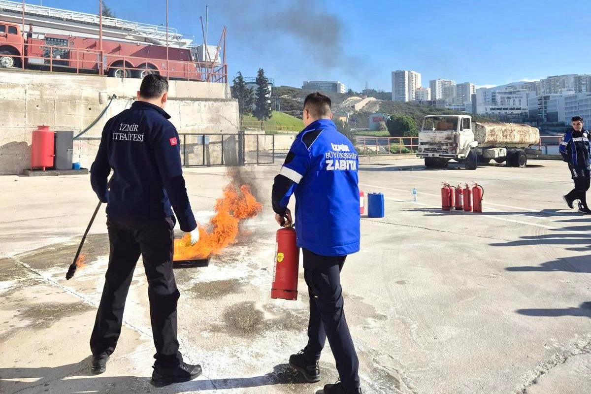 İzmir İtfaiyesi’nden zabıta personeline yangın güvenliği eğitimi güncel haberi