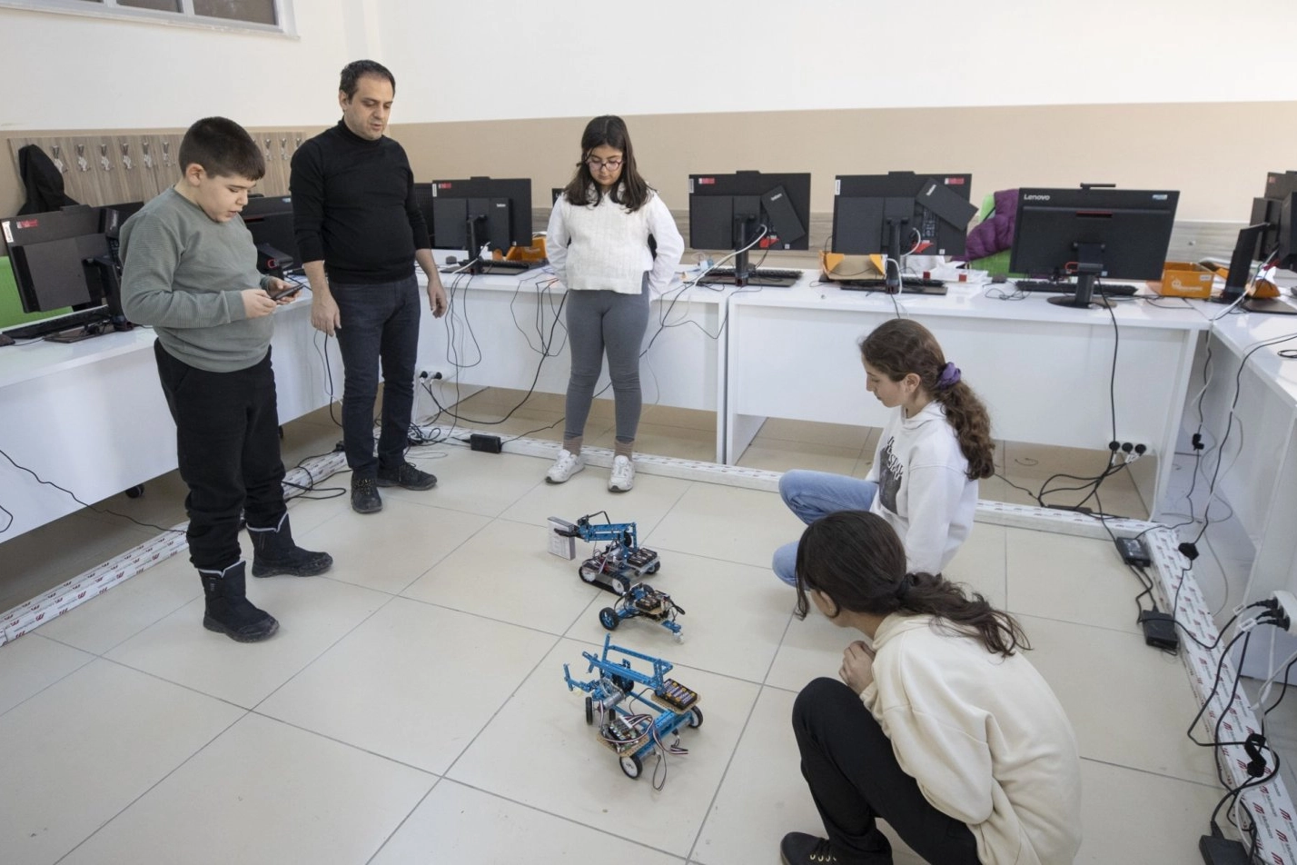 Tunceli'de robotik kodlama ile özgüvenleri gelişiyor güncel haberi